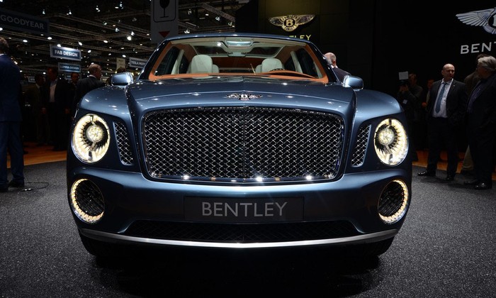 Mẫu xe EXP Bentley 9 F SUV sẽ được trang vị động cơ V12 6L với hộp số 8 cấp.